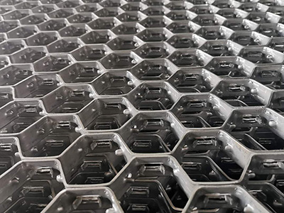 不銹鋼龜甲網(wǎng)定制案例分析